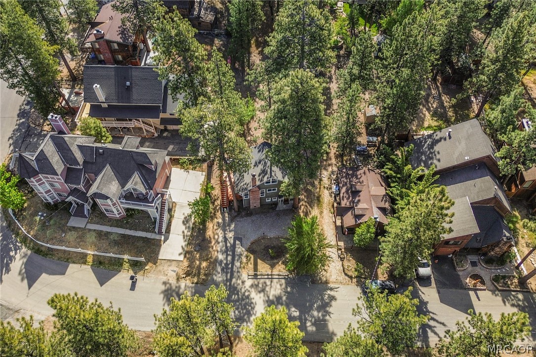 195 Elgin Road Big Bear Lake, CA 92315 - Photo 34 of 45 an aerial view of a house with garden space and street view