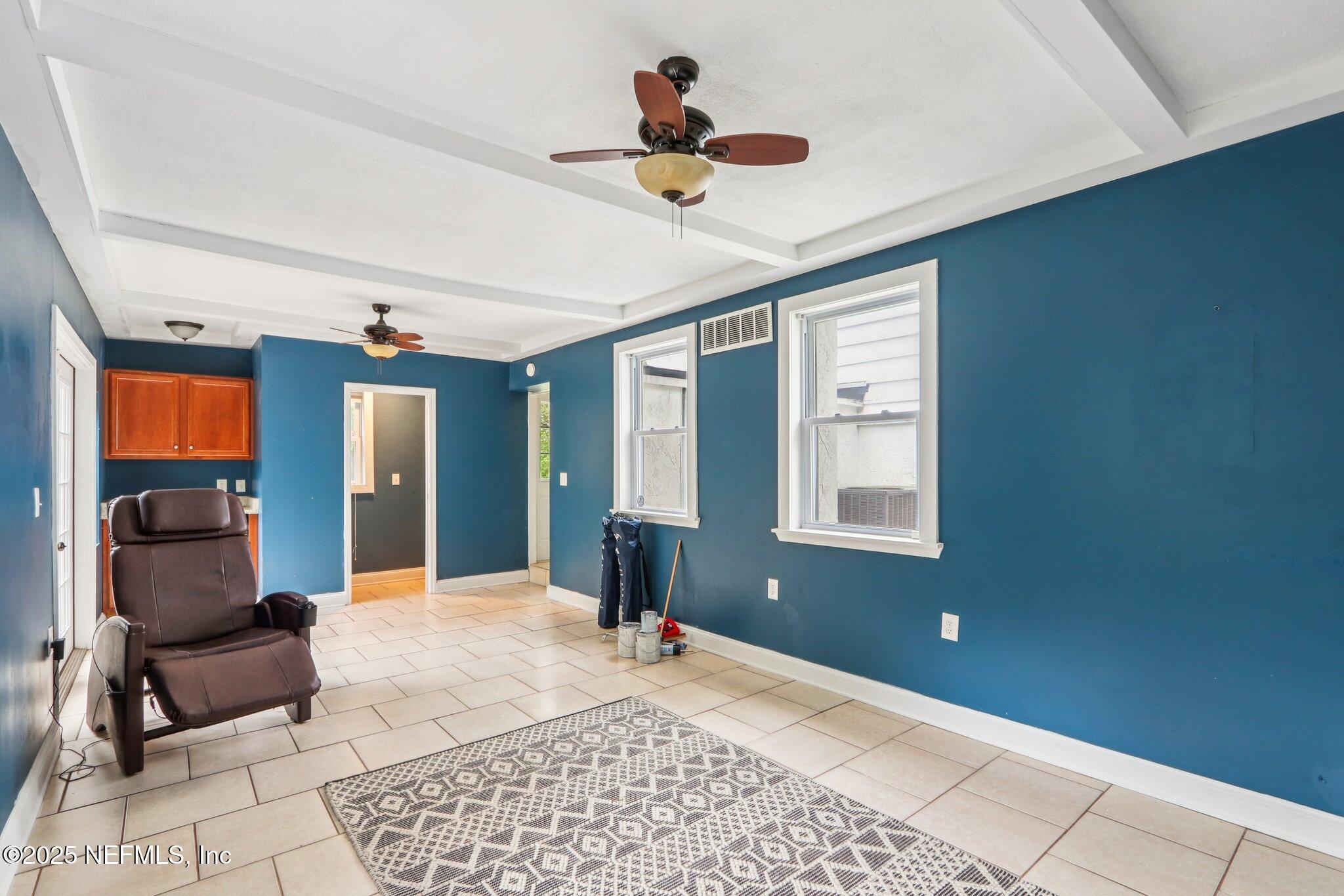 1605 Lorimier Road Jacksonville, FL 32207 - Photo 46 of 57 a living room with furniture