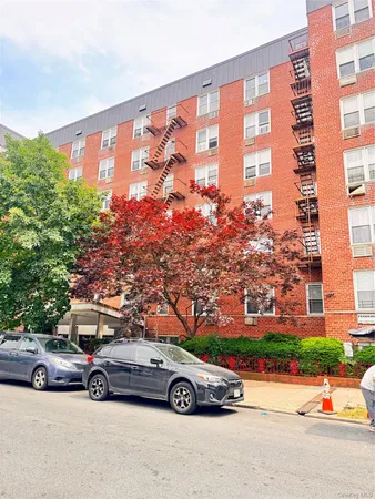 $359,000 | 144-24 37th Avenue, Unit 6B | Murray Hill - Flushing