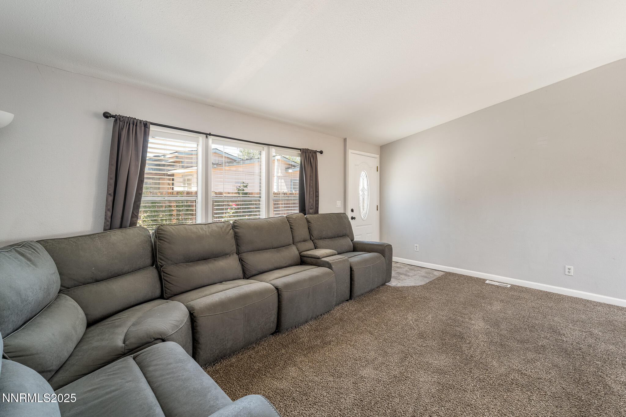 1359 Leopard Street Reno, NV 89506 - Photo 5 of 35 1359 Leopard-17