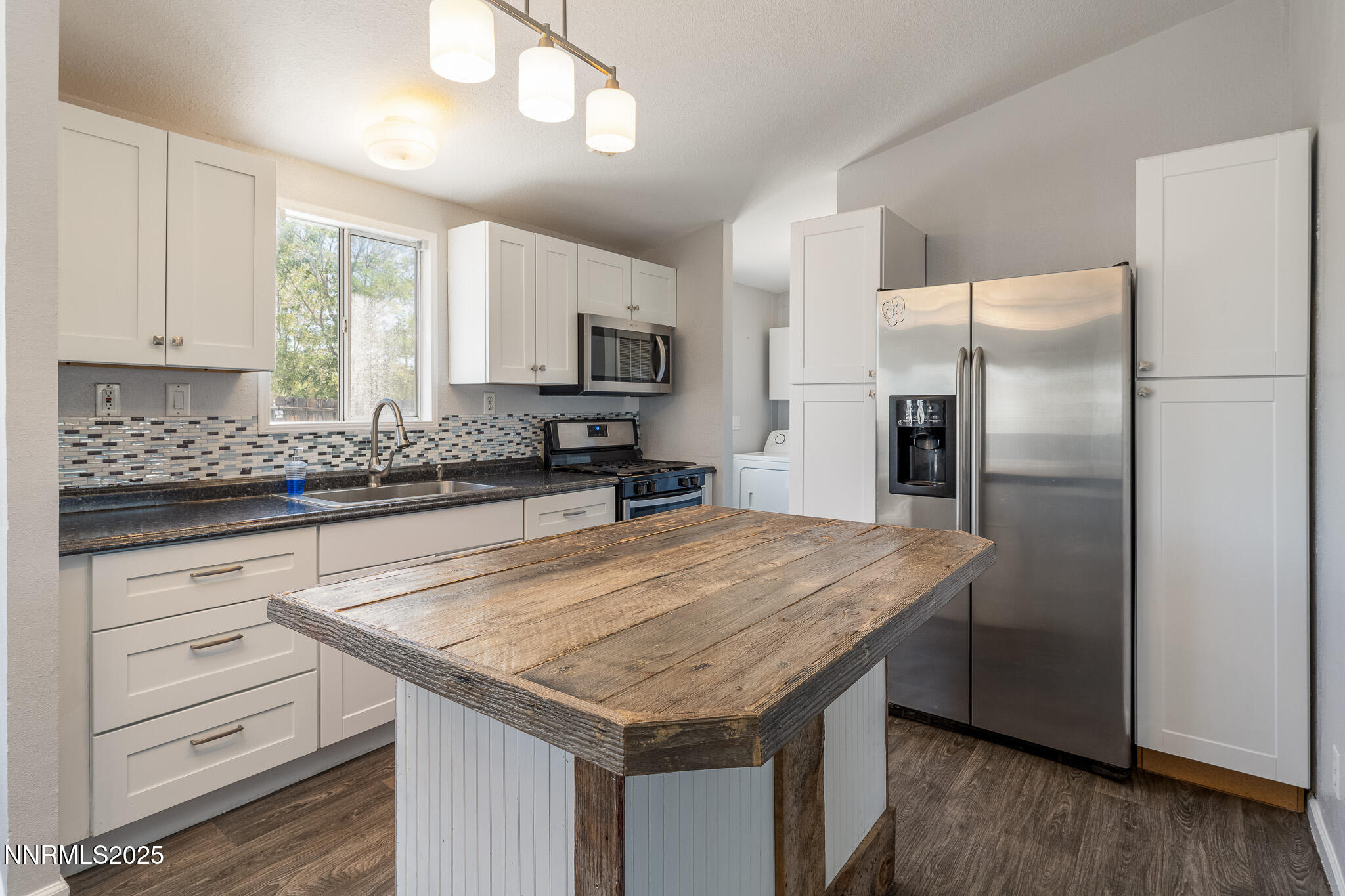1359 Leopard Street Reno, NV 89506 - Photo 6 of 35 1359 Leopard-11