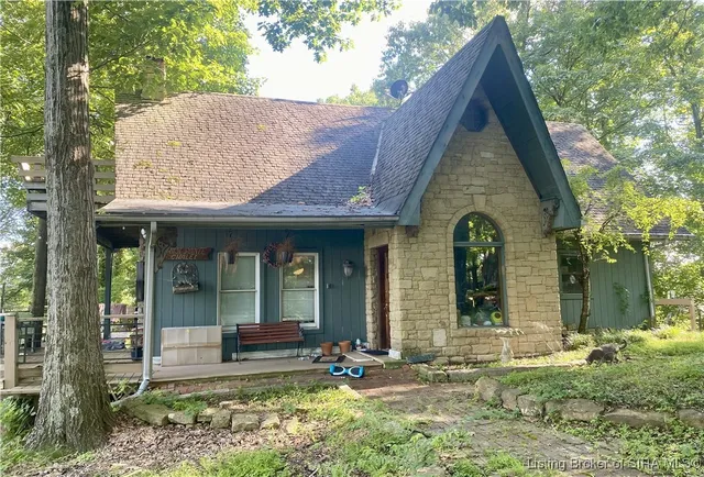 $975,000 | 4261.4259 Stone Mountain Road, New Albany, IN 47150