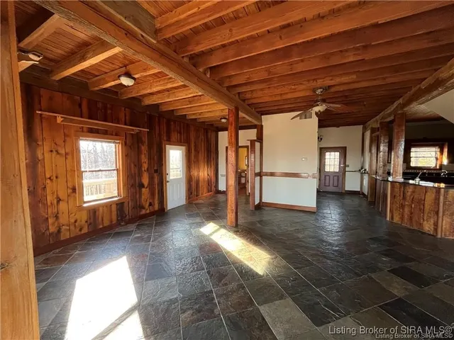 $975,000 | 4261.4259 Stone Mountain Road, New Albany, IN 47150