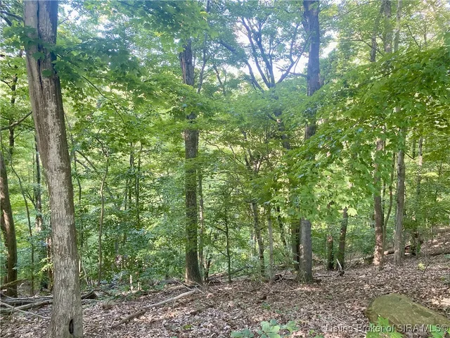 $975,000 | 4261.4259 Stone Mountain Road, New Albany, IN 47150