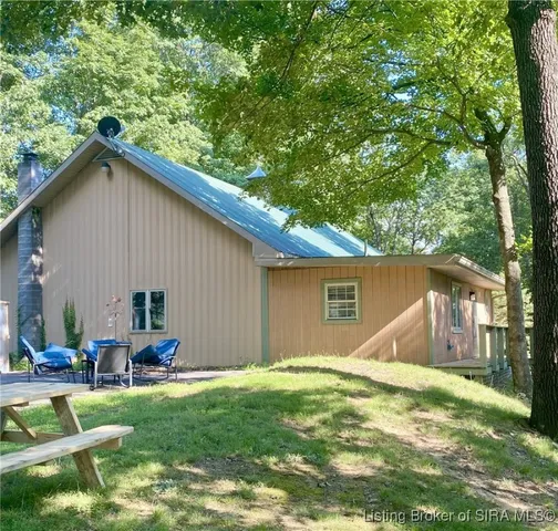 $975,000 | 4261.4259 Stone Mountain Road, New Albany, IN 47150