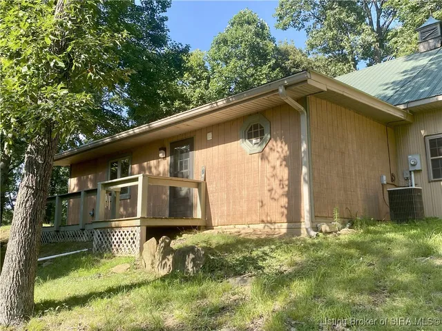 $975,000 | 4261.4259 Stone Mountain Road, New Albany, IN 47150