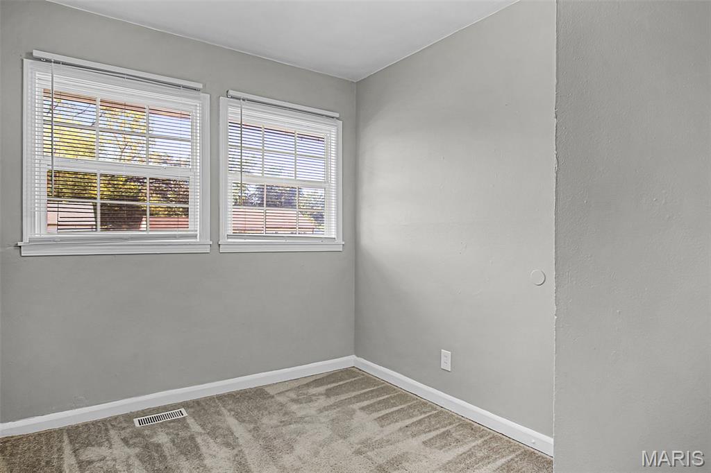 129 Cameron Road St. Louis, MO 63137 - Photo 12 of 19