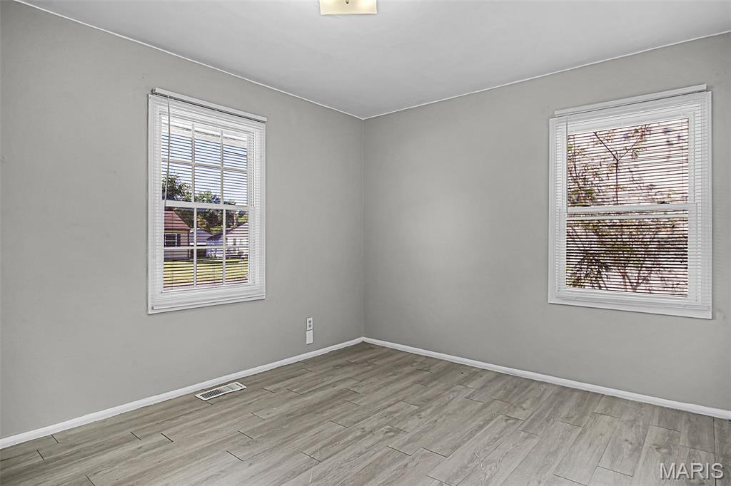 129 Cameron Road St. Louis, MO 63137 - Photo 13 of 19