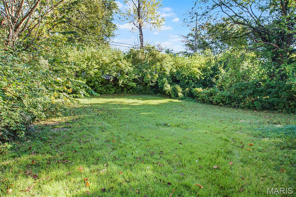 129 Cameron Road St. Louis, MO 63137 - Photo 18 of 19