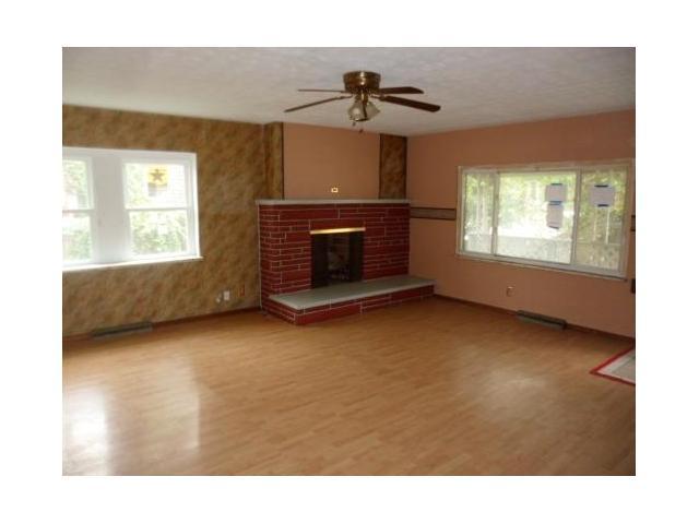 1886 Lockbourne Road Columbus, OH 43207 - Photo 2 of 9