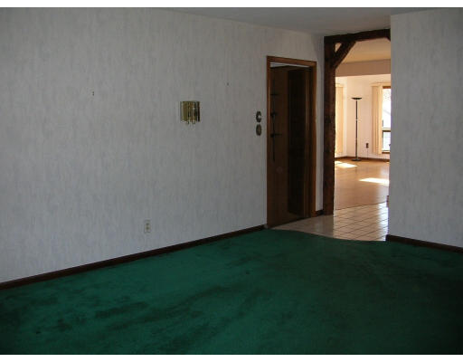 27 Paul Revere Road Sharon, MA 02067 - Photo 2 of 8 Gallery Image 2
