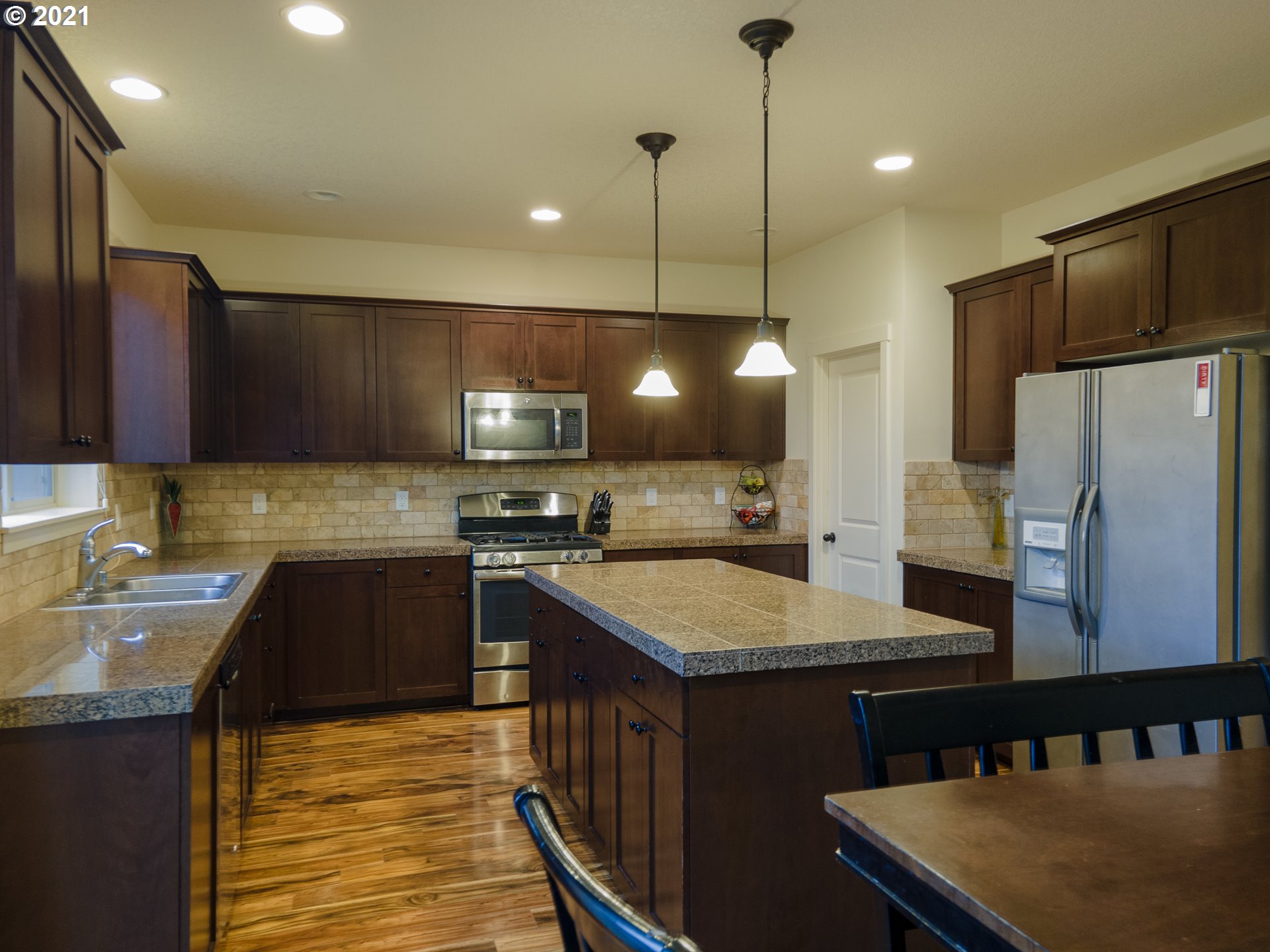 253 North Green Gables Loop Ridgefield, WA 98642 - Photo 3 of 12