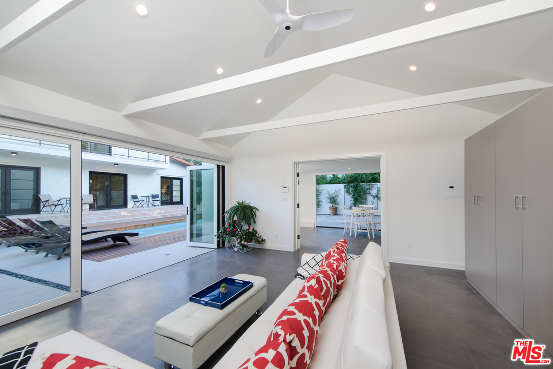 441 North Kings Road West Hollywood, CA 90048 - Photo 20 of 29