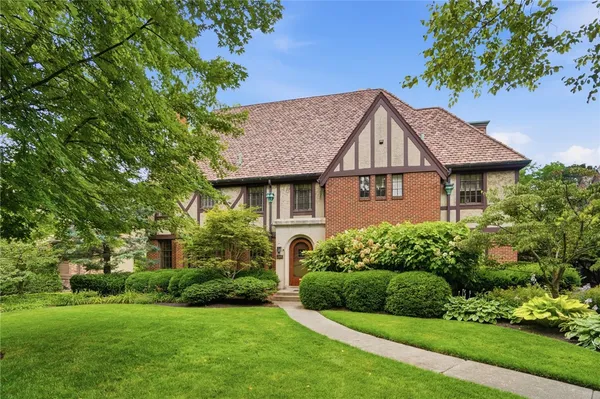 $1,200,000 | 133 West Hadley Road, Oakwood, OH 45419