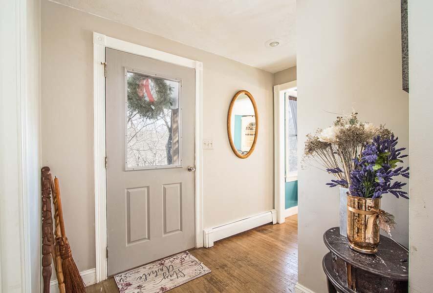 18 Peters Path Mashpee, MA 02649 - Photo 5 of 22 IMG_8973s