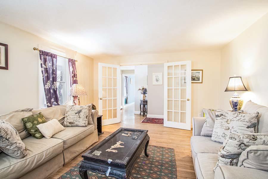 18 Peters Path Mashpee, MA 02649 - Photo 6 of 22 IMG_8971s