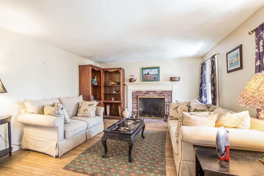 18 Peters Path Mashpee, MA 02649 - Photo 7 of 22 IMG_8952