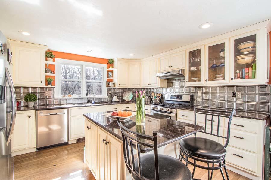 18 Peters Path Mashpee, MA 02649 - Photo 9 of 22 IMG_8986
