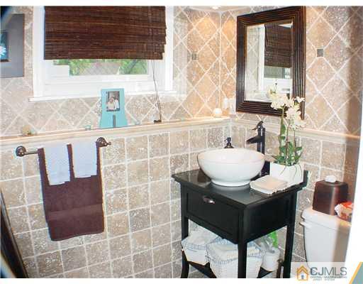 74 Albemarle Road Colonia, NJ 07067 - Photo 9 of 10 Gallery Image 9