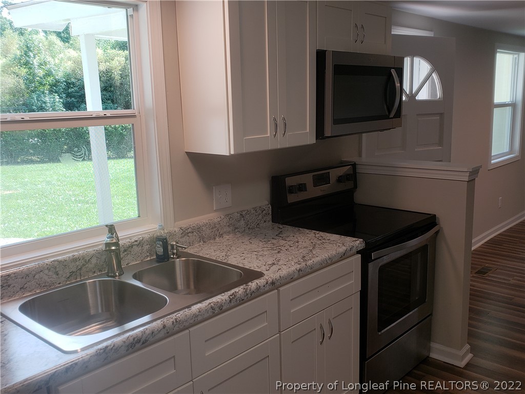 407 Chapel Hill Road Spring Lake, NC 28390 - Photo 8 of 13 Gallery Image 8