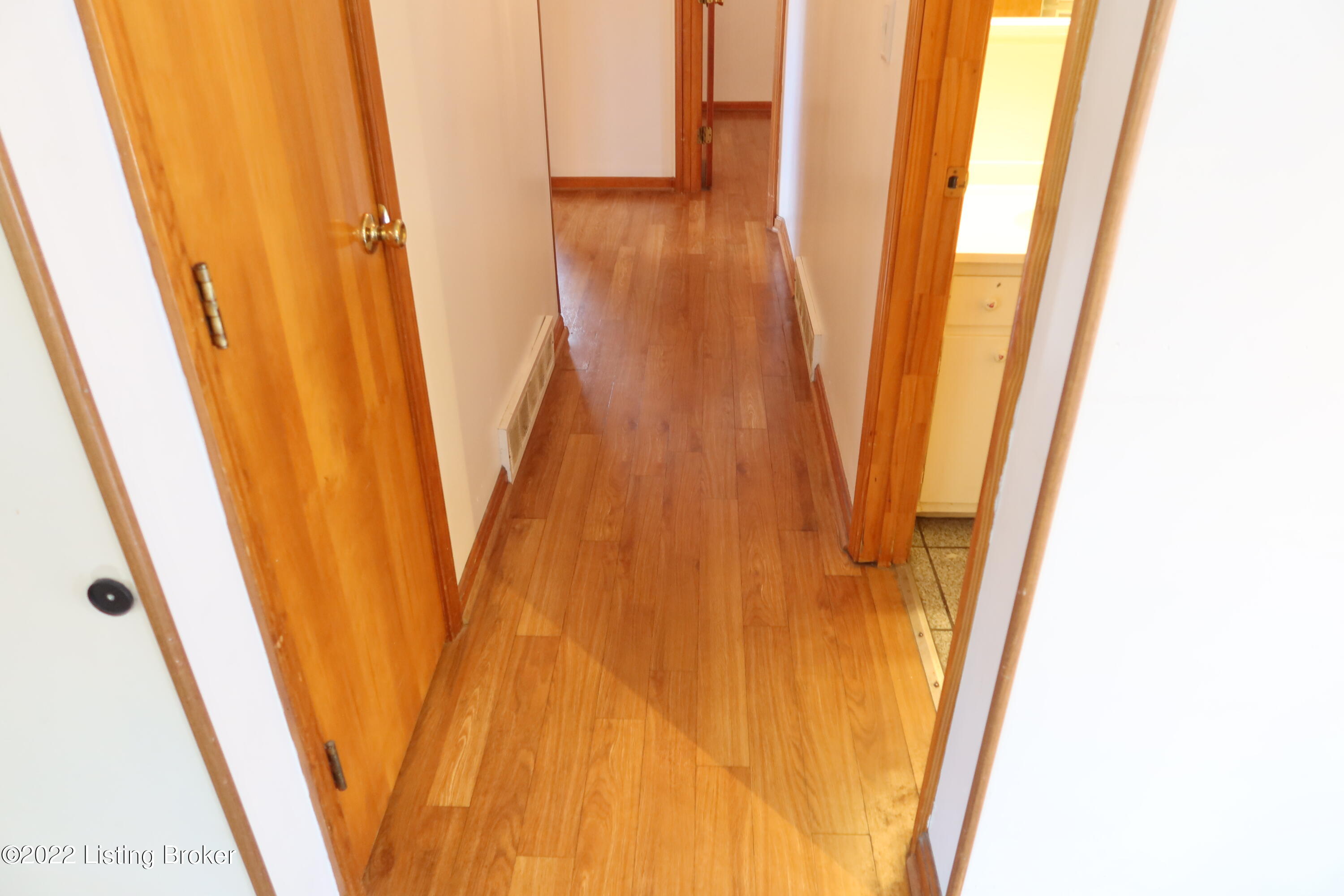 7502 Westbrook Road Louisville, KY 40258 - Photo 25 of 46 2022-09-29 01.52.36