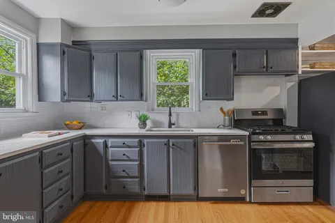 $1,095,000 | 625 South Quincy Street, Arlington, VA 22204