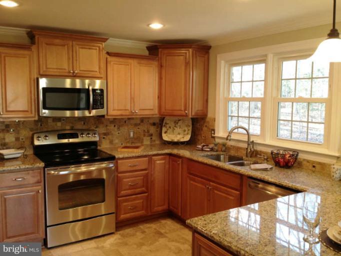 2435 Smoky Road Huntingtown, MD 20639 - Photo 10 of 21 Kitchen