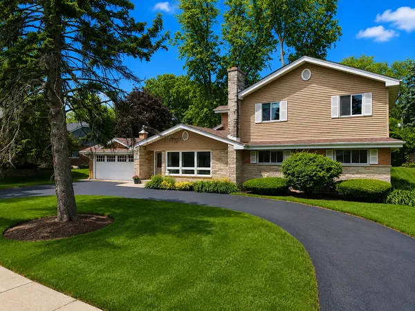 $699,000 | 606 Country Club Drive, Itasca, IL 60143