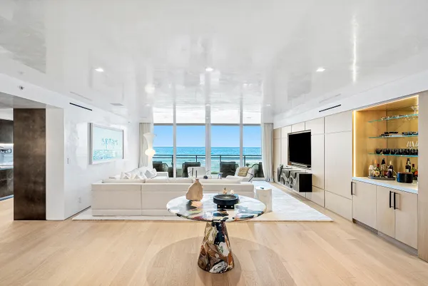$6,995,000 | 3100 South Ocean Boulevard, Unit 203S, Palm Beach, FL 33480