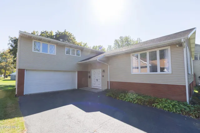 $389,900 | 8 Sawyer Place, Albany, NY 12208