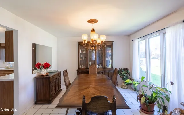 $389,900 | 8 Sawyer Place, Albany, NY 12208