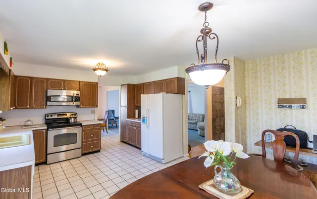 $389,900 | 8 Sawyer Place, Albany, NY 12208