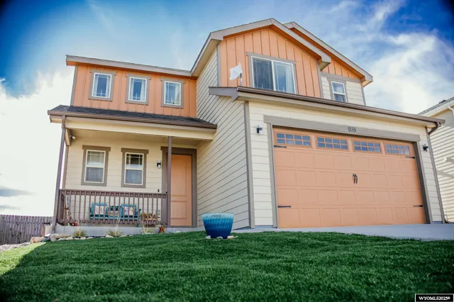 $435,000 | 935 Flicker Street, Douglas, WY 82633