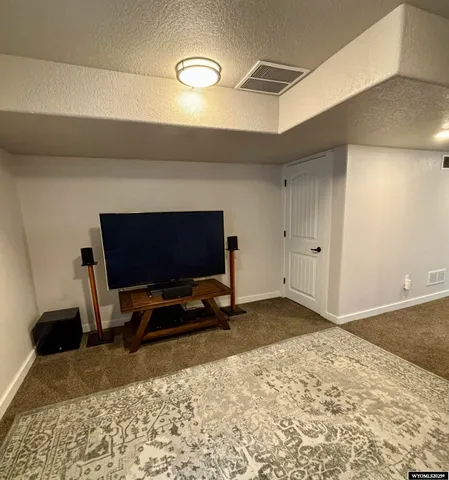 $435,000 | 935 Flicker Street, Douglas, WY 82633