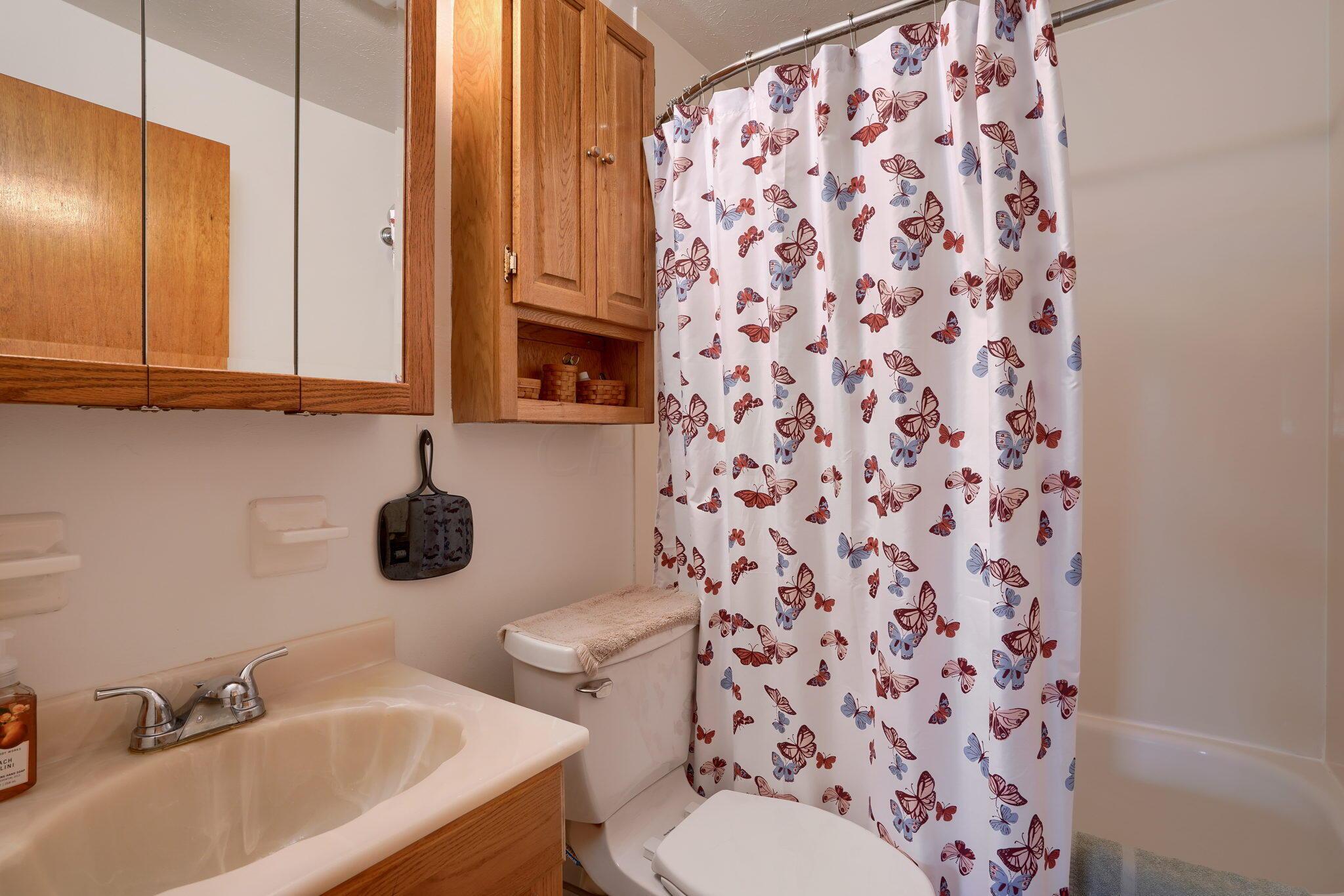 3737 Abney Road Columbus, OH 43207 - Photo 23 of 33 Full bath