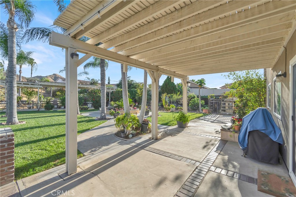 3350 May Court Riverside, CA 92503 - Photo 41 of 55 a house view with a sitting space and garden view