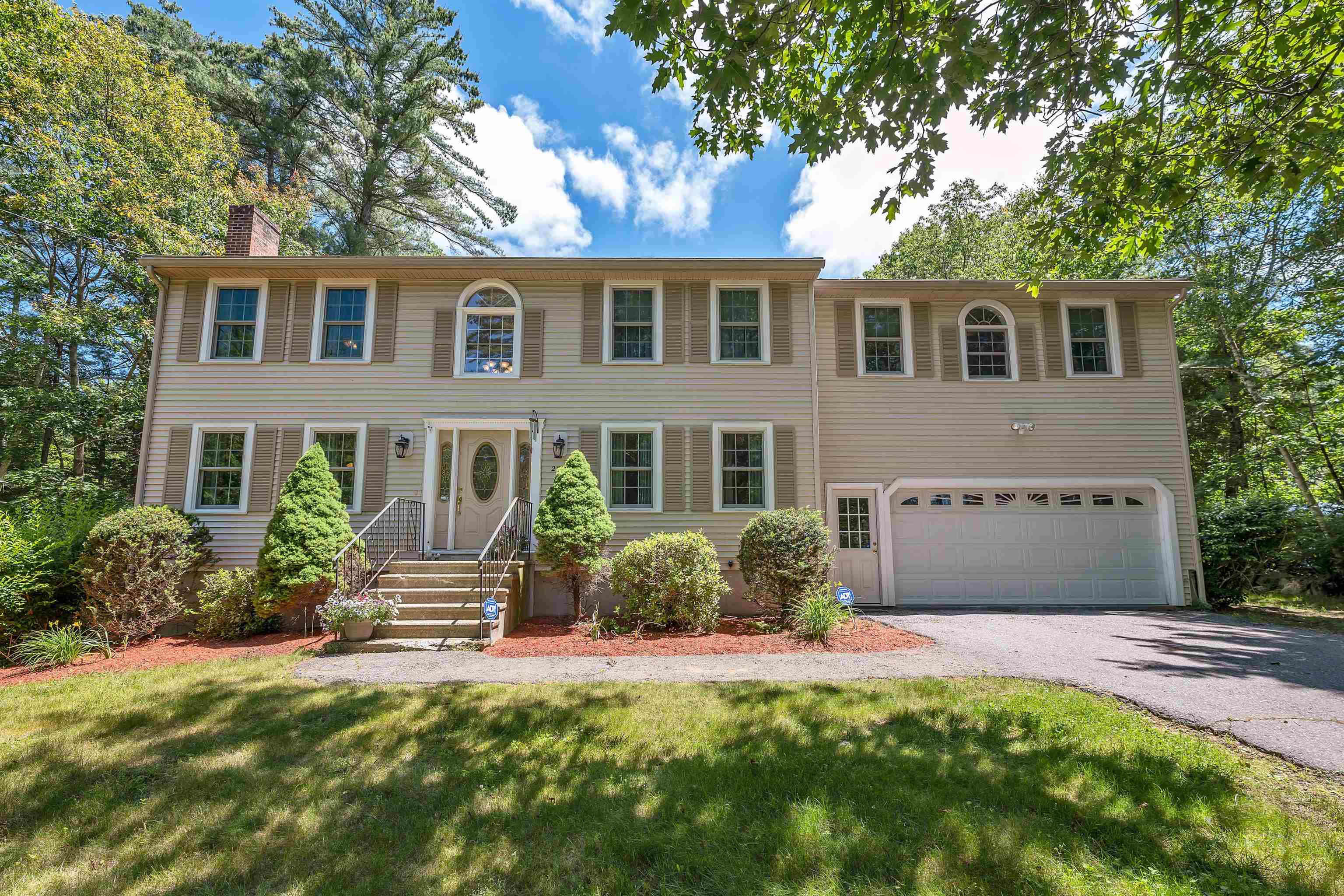 272 High Range Road Londonderry, NH 03053 - Photo 1 of 40