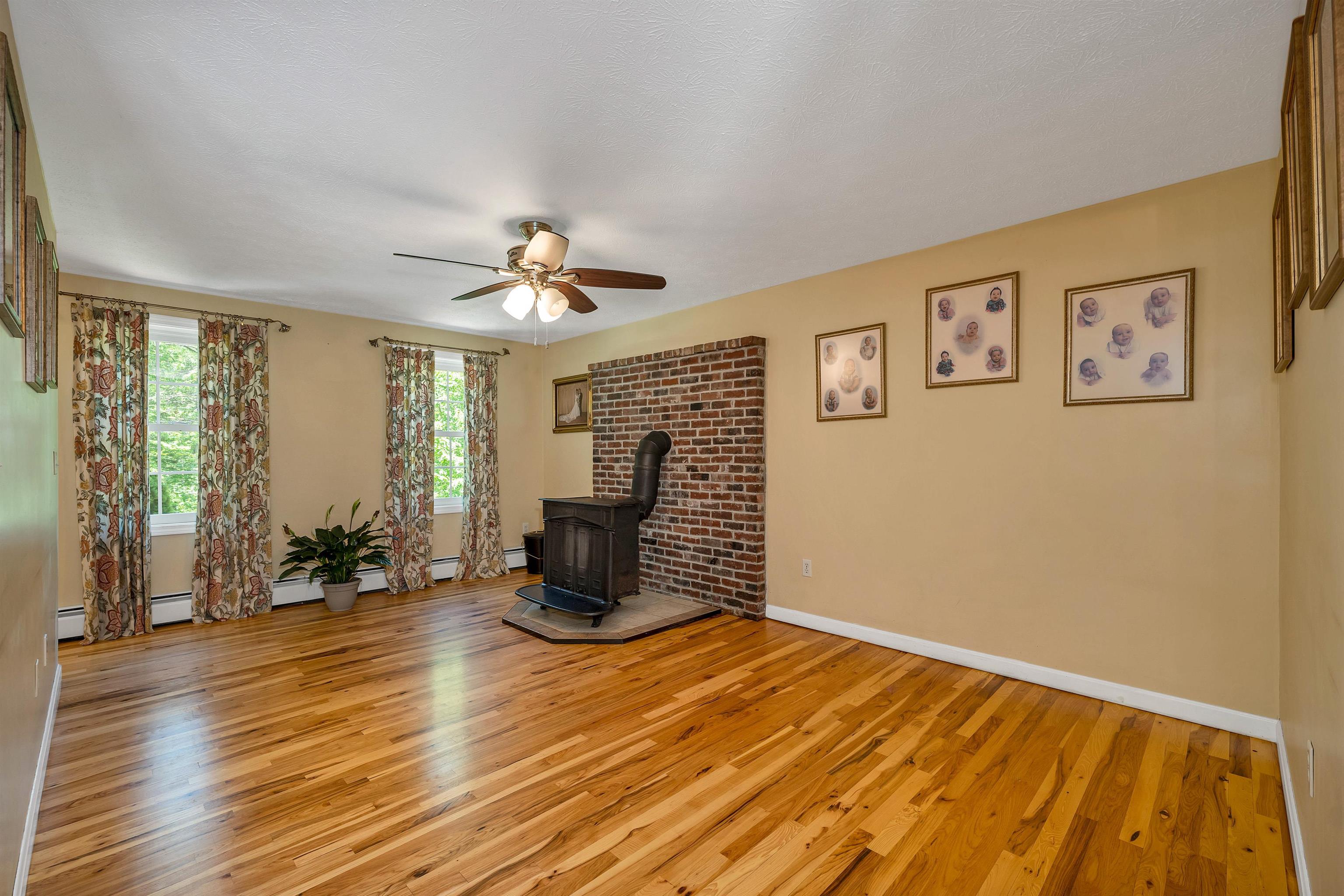 272 High Range Road Londonderry, NH 03053 - Photo 11 of 40