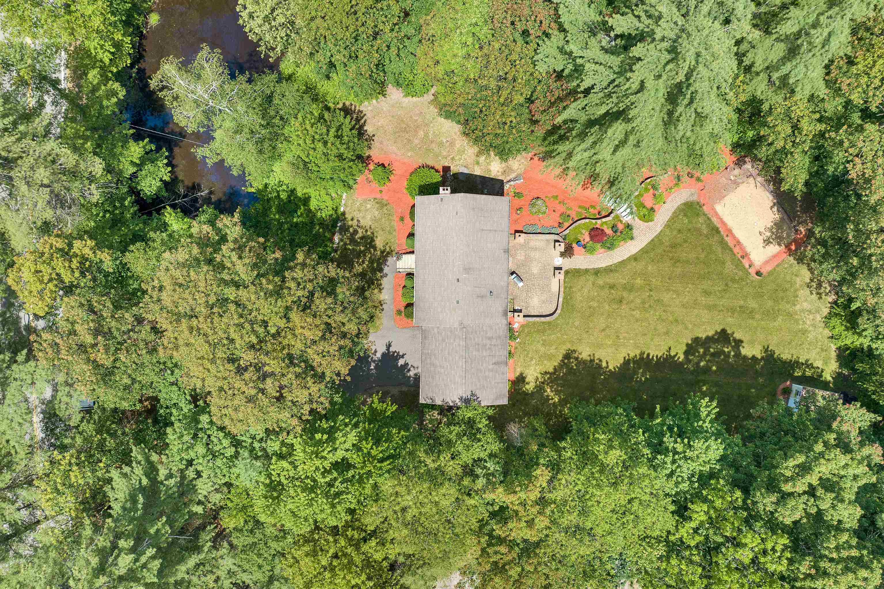 272 High Range Road Londonderry, NH 03053 - Photo 4 of 40