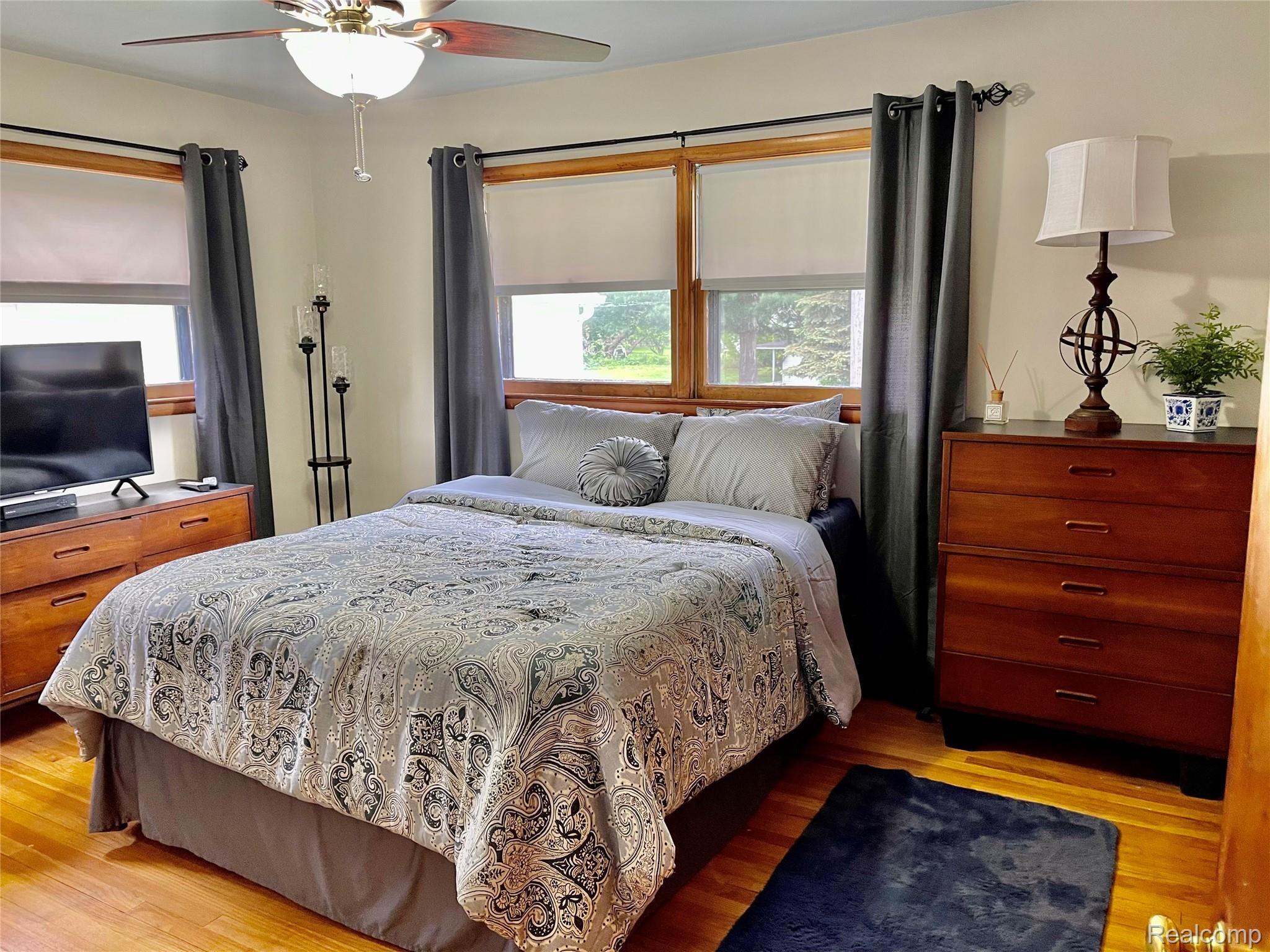 8438 Canal Road Sterling Heights, MI 48314 - Photo 20 of 23 Bedroom .jpg