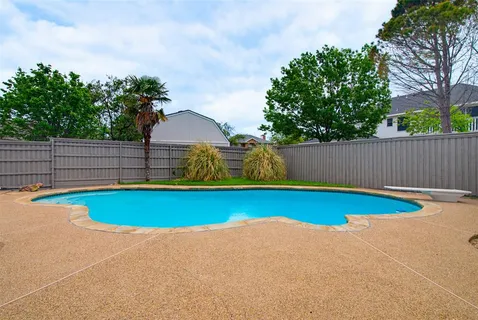 $369,500 | 5718 Willowbrook Drive, Rowlett, TX 75088