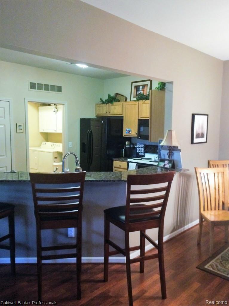 1648 Deepwood Circle Rochester, MI 48307 - Photo 12 of 21 IMG_0952.jpg
