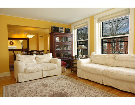 14 Warwick Road, Unit 3 Brookline, MA 02445 - Photo 3 of 10