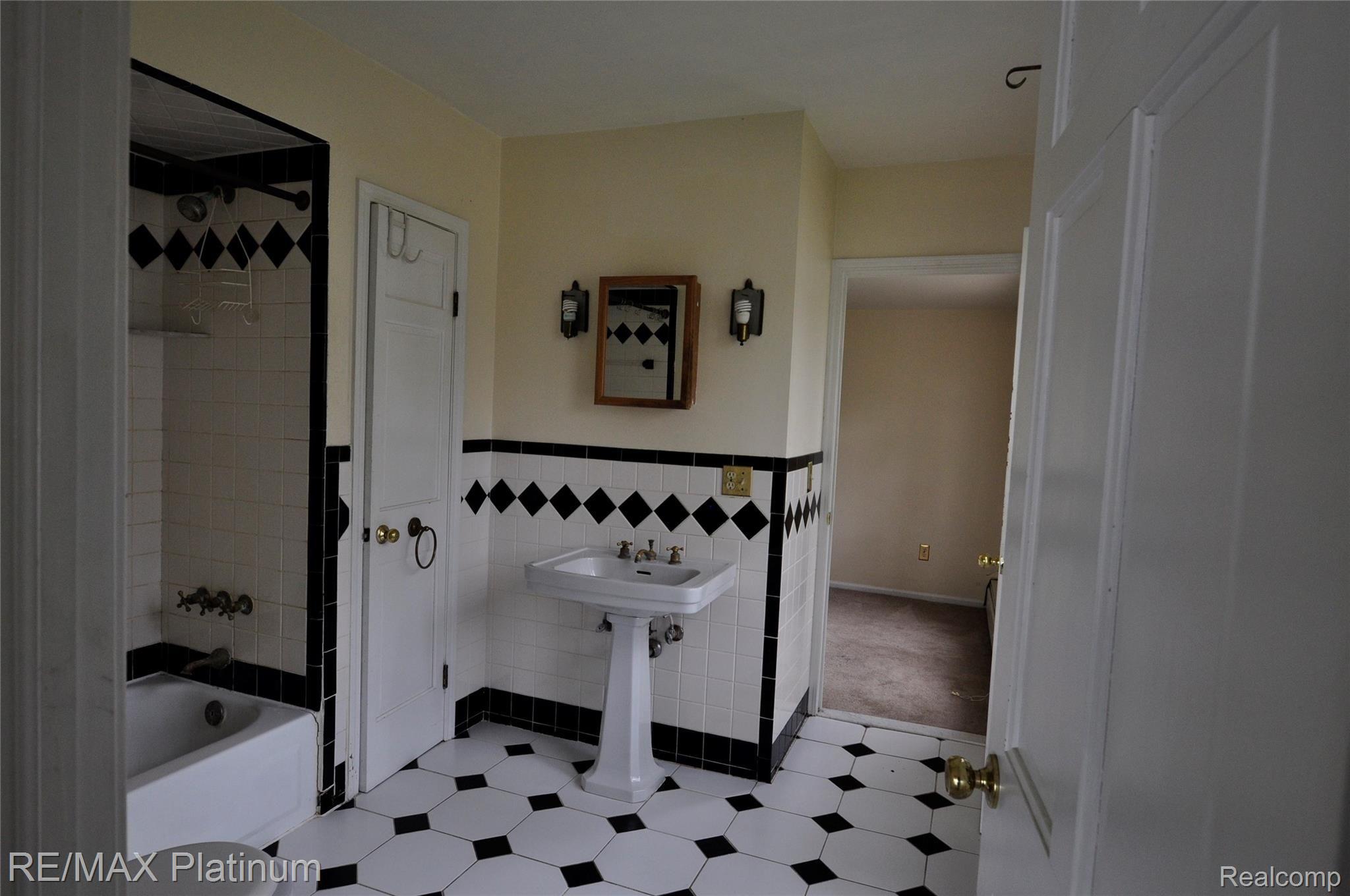 4450 Clifford Road Brighton, MI 48116 - Photo 12 of 16 _DSC1199.JPG