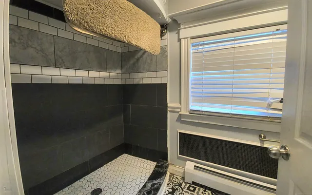 $1,750 | 204 Main Street, Sterling, CT 06377