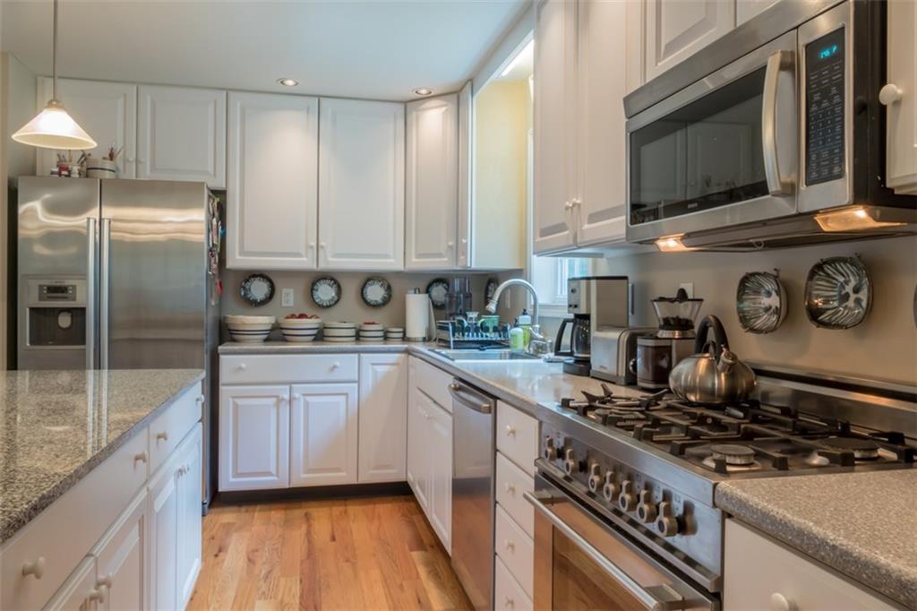 377 Mill Road Edgecomb, ME 04556 - Photo 11 of 35 Lots of cabinet & counter space.