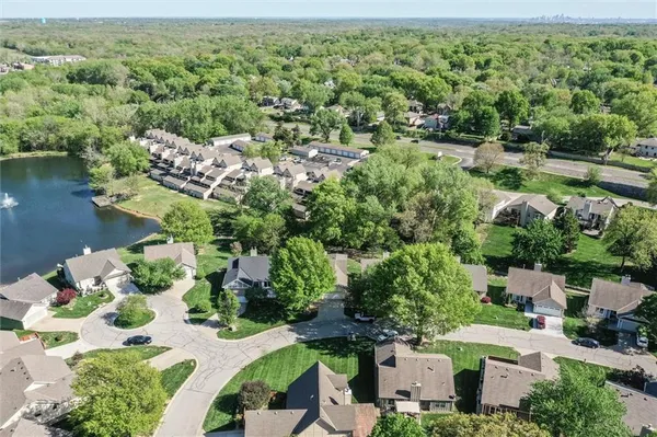 $395,000 | 5207 Northwest 84th Place, Kansas City, MO 64154