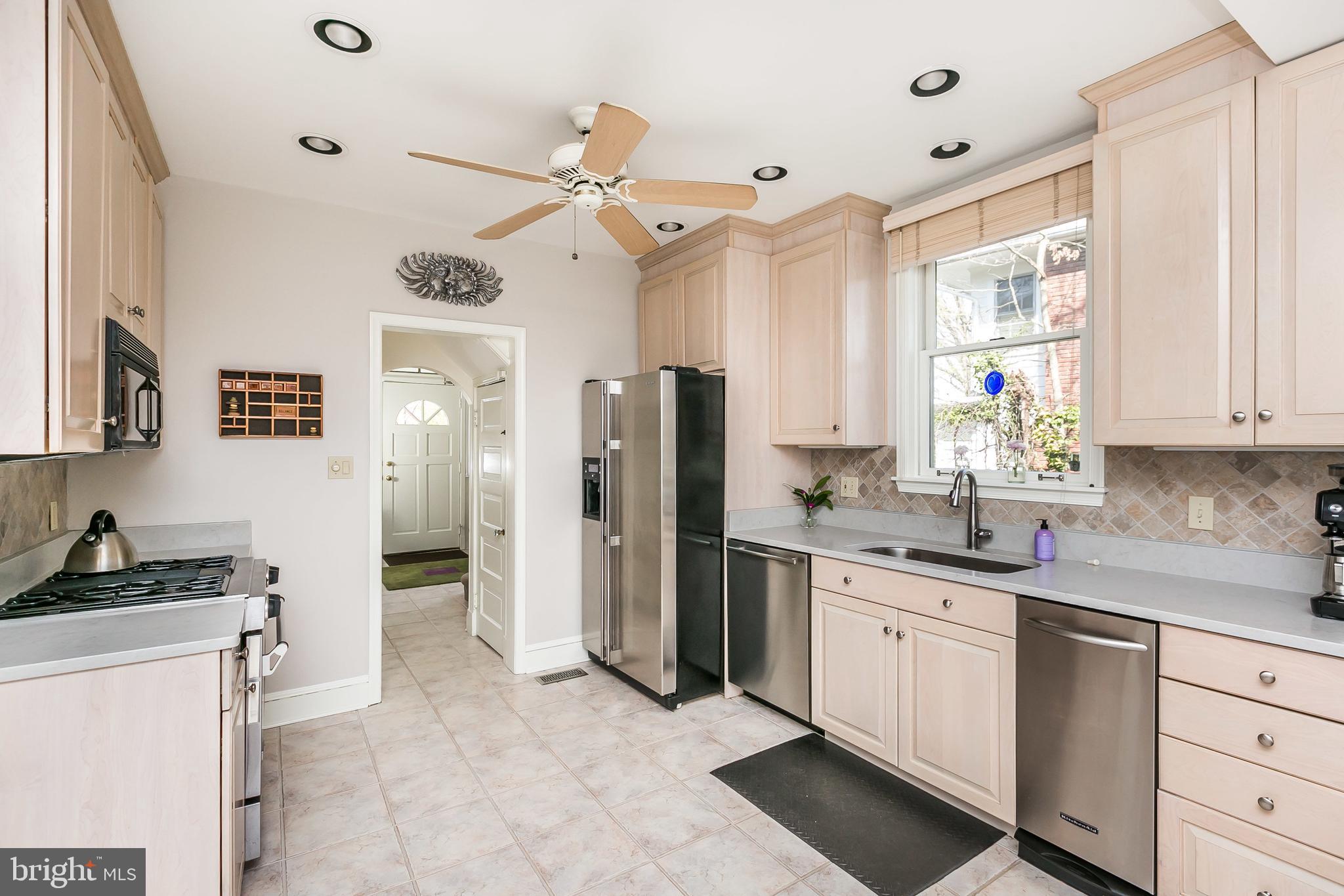 5701 Chilham Road Baltimore, MD 21209 - Photo 16 of 44