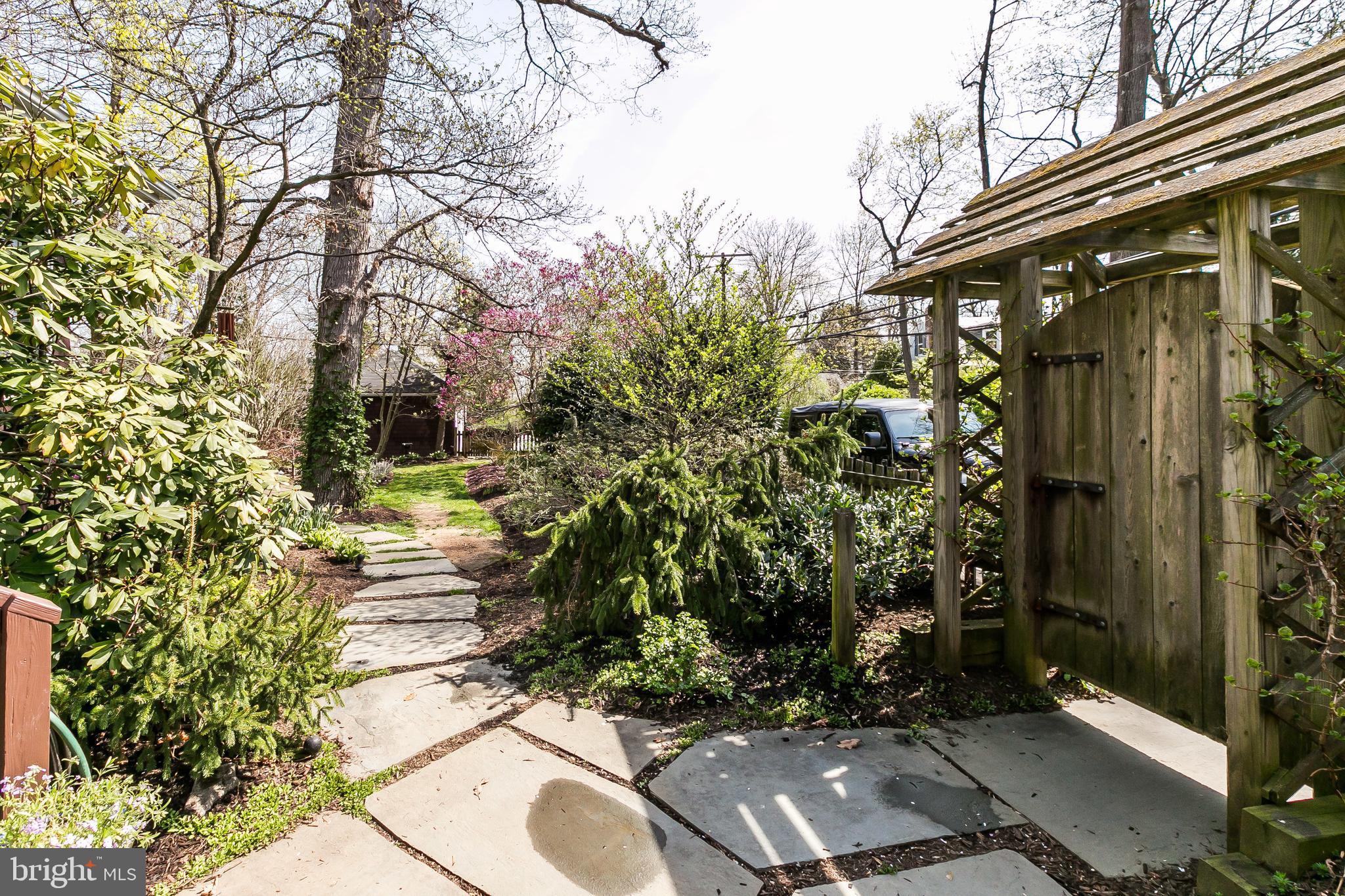 5701 Chilham Road Baltimore, MD 21209 - Photo 35 of 44