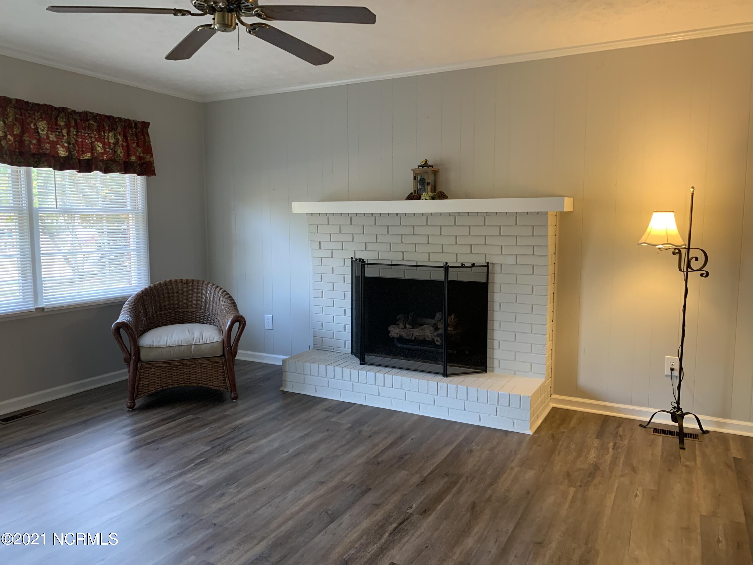 949 Montclair Avenue Rockingham, NC 28379 - Photo 3 of 16 Montclair-16